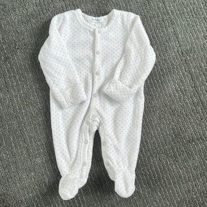 Never worn newborn pjs from Paris… soft and snuggly! 0m